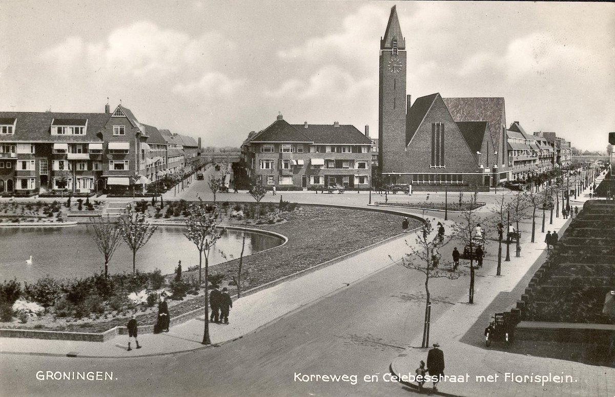 Korreweg jaren dertig toen  eigenlijk al een fietsstraat, maar ja bijna niemand had toen een auto #profbuurtoostvantoen