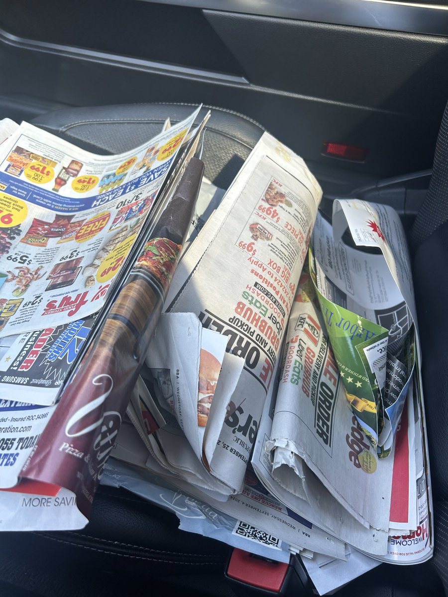 heatdaddy69420's tweet photo. Can we end junk mail? Every week I have to pull this bullshit out of my mailbox. I don’t want to save a dollar on barbecue sauce it’s not world war 2 anymore that doesn’t help me. This is crazy. https://t.co/blNVhTkhKS