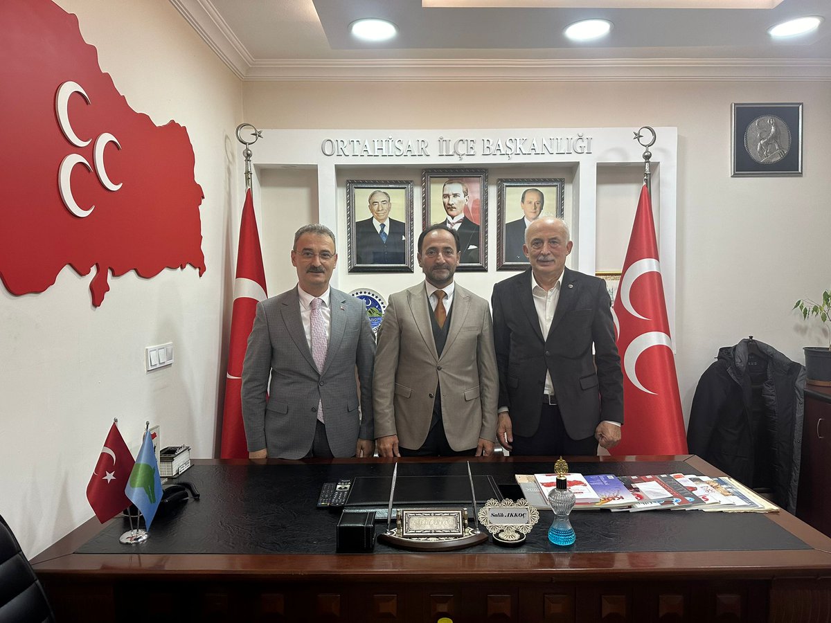 📌Milliyetçi Hareket Partisi Ortahisar İlçe Başkanımız Sn.Salih Akkoç Bey'i ziyâret ettik. 
📌Kıymetli Başkanımıza göstermiş olduğu misafirperverliğinden dolayı teşekkür ederiz.