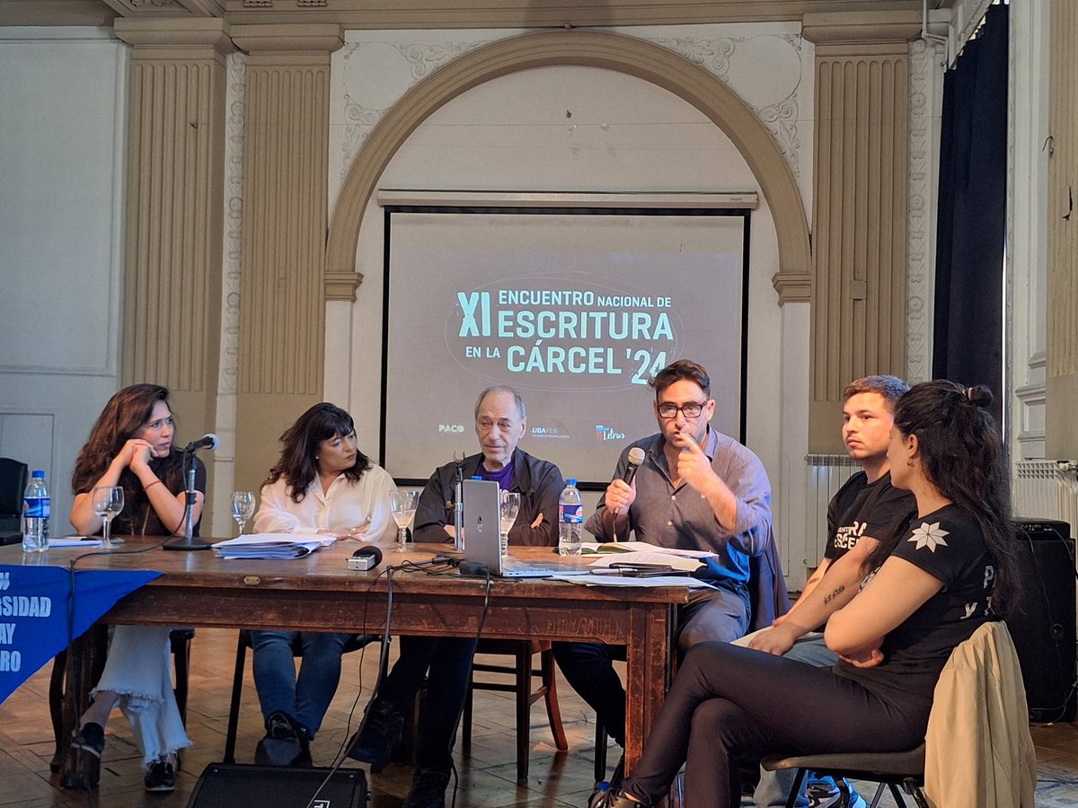 escrituracarcel's tweet photo. Arrancó la primera mesa "Bajar es lo peor"
#DrEugenioZafaroni #JuliánAxat #VickyMontenegro #SabrinaSelva
#RominaPiccirillo #DanyFernández https://t.co/csQ2O41mQR
