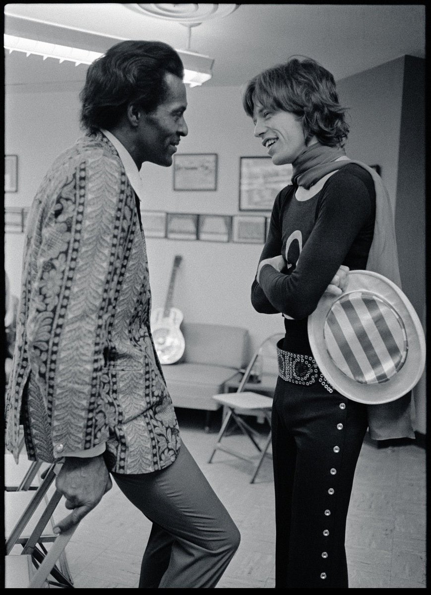 RollingStones's tweet photo. Thinking of Chuck Berry on his birthday today 🎸⭐️ 

📸: Ethan Russell https://t.co/aTviF1wLi9