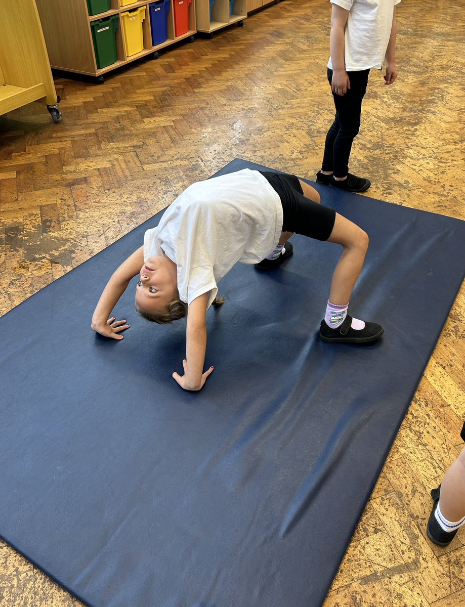 Y123Inkersall's tweet photo. Today we completed our first real gym session using our bodies to make an arch @real_PE_ @ipa_spencer @satrust_ https://t.co/TZM3wMSOA7