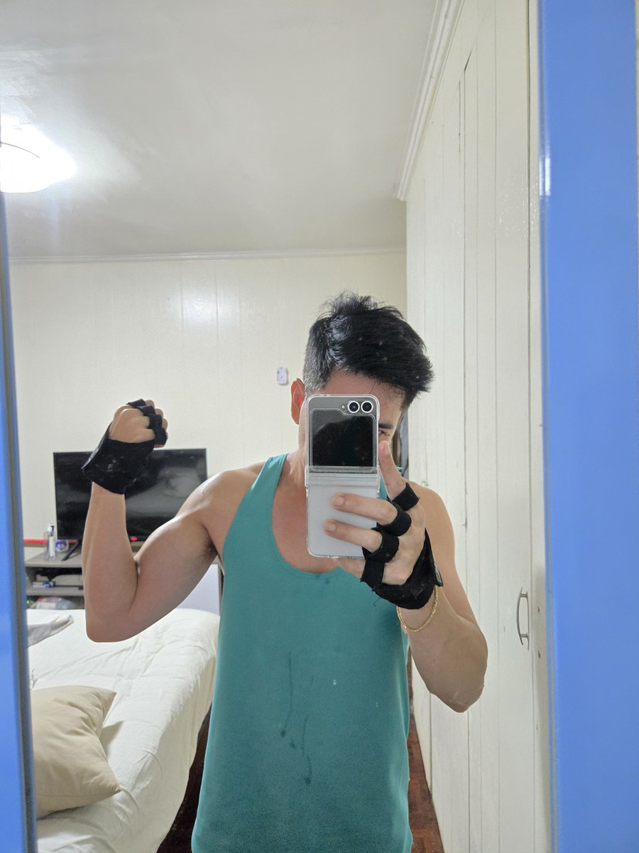 post_it_manila's tweet photo. Day 4.. this is how i spend my weekend. Pag daddy na talaga mas prefer na ang peace at home and rest. Kasama na lang sa bahay ang kulang. #friday #homeworkout #getbackinshape https://t.co/alpomlHrf4