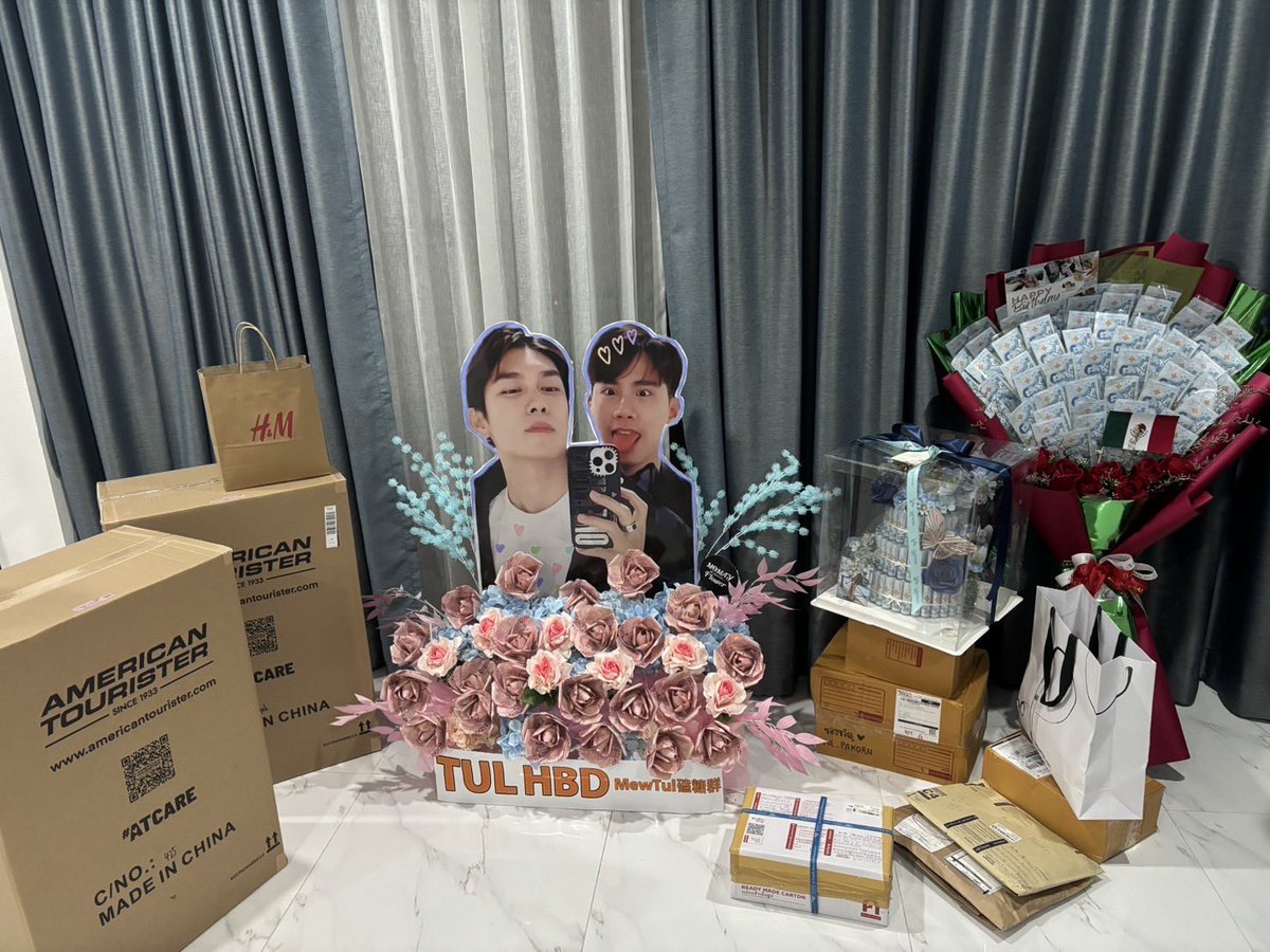 🎁 #TulThe32ndEdition 💙🧸

ขอบคุณสำหรับของขวัญทุกชิ้นที่ส่งมาให้ ตุลย์ นะคะ จะรีบส่งต่อให้ถึง #Tul_Pakorn โดยเร็วที่สุด แล้วจะมาอัพเดทภาพขนส่งให้ทราบอีกครั้งค่ะ🫶🏻

CC <a href="/octotul/">TUL PAKORN III💫</a> มีความรักมาส่งค่าาาาา💌