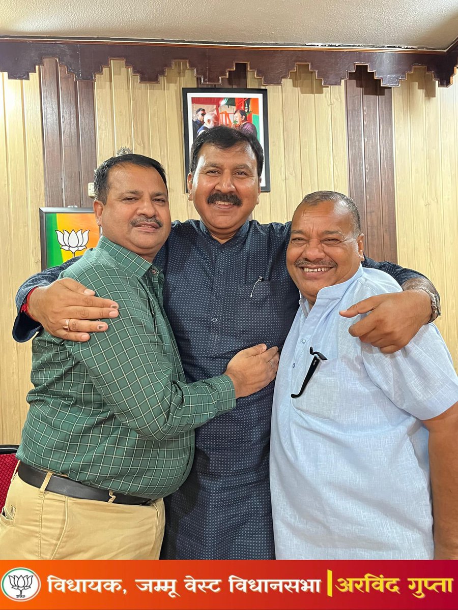 ArvindGuptaJK's tweet photo. जनसम्पर्क - जनसमर्थन अभिनंदन 🙏

 #Jammu_West
#Sabka_Sath #Sabka_Vikas #Sabka_Vishwas https://t.co/M3WOPyB236