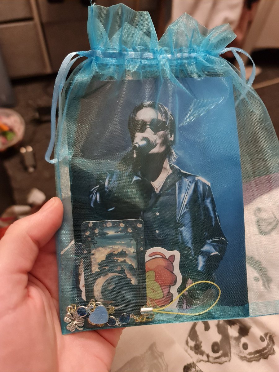 lainuxis's tweet image. Hi! To the Dreamers going to 
#London to see #DPR #dprworldtour2024 #DPRtour2024 I will be giving out some freebie gift bags with some charms &amp;amp; smth sweet, feel free to say hi if you spot me in the crowd!!! #DPRIAN #DPRARTIC #DPRCREAM #dprLondon2024
#dreamersfamily