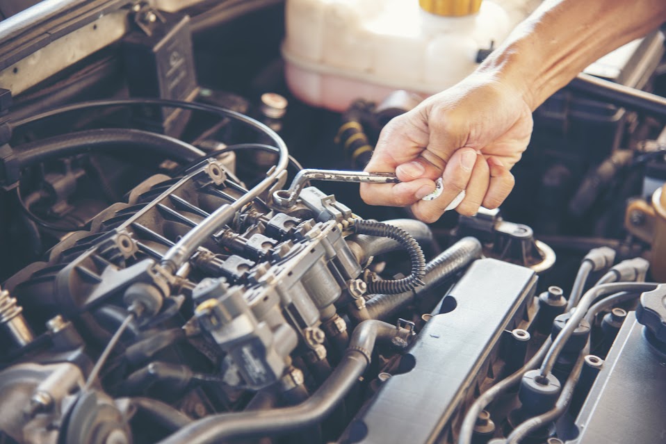 GulAutoCare's tweet image. From routine oil changes to complex engine repairs, we've got you covered! Trust Gul Auto Care for all your automotive needs. Your satisfaction is our priority.  gulautocare.com #MechanicNearMe #AutoRepairShopNearMe #EngineRepair #SuspensionRepairs