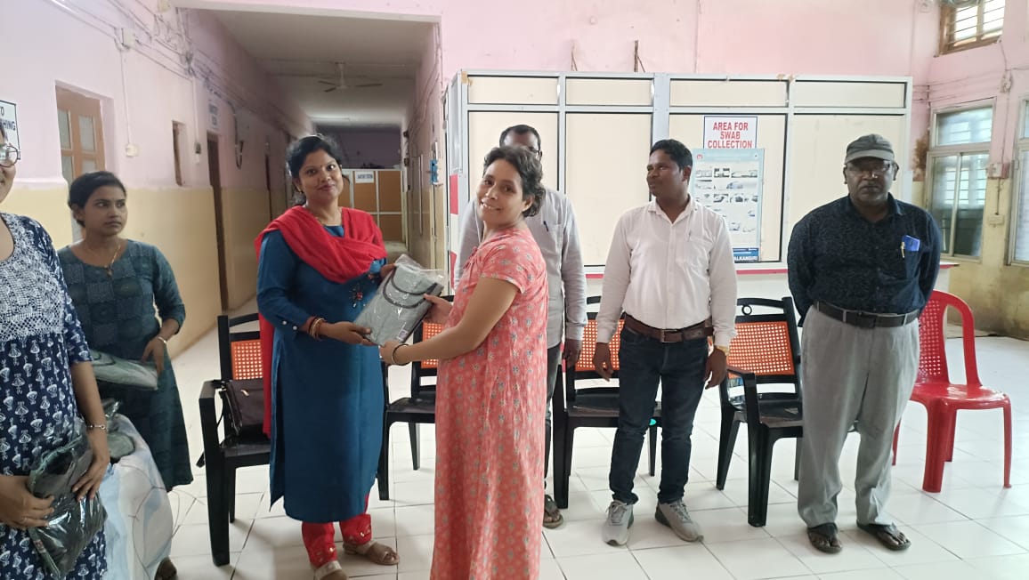 Distribution of Clothes to the inmates of Half Way Home for Mentally ill women at old DHH, Malkangiri on 18.10.24.
<a href="/dm_malkangiri/">Collector & DM, Malkangiri</a> 
<a href="/SSEPD2/">SSEPD</a>