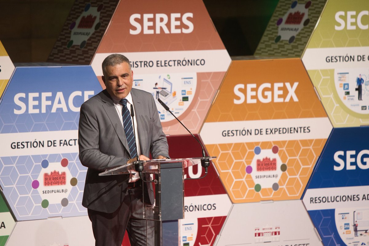 dipualba's tweet photo. 👏🏼¡Nuestro II #CongresoNacional @sedipualba concluye 'con nota'👌🏻 y la #premisa de seguir avanzando!
Dos días de conocimientos, ideas y modelos de trabajo en #TransformaciónDigital que han finalizado con el reconocimiento a 15 #entidades 'hermanas' 🙌🏻🥰
https://t.co/youpMco3Qv https://t.co/9iKvY33VlV