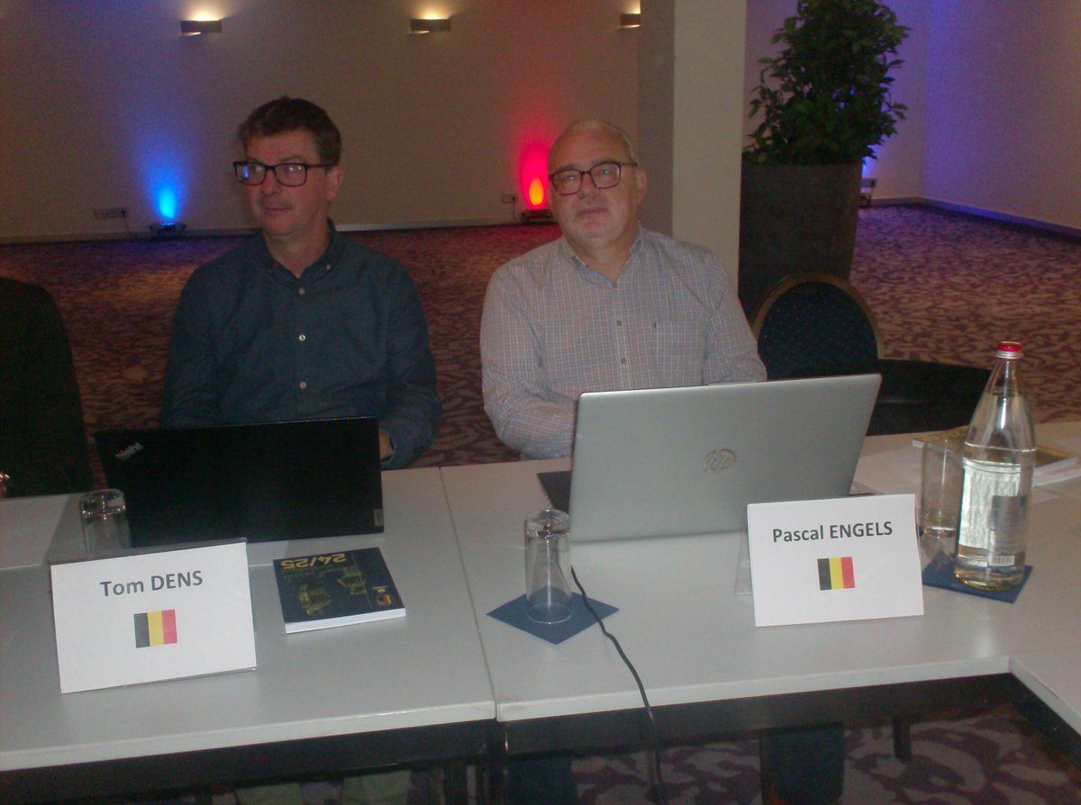 EngelsPascal's tweet image. Naar jaarlijkse gewoonte treffen de Regelexperten uit BEL, NED, LUX, DUI, OOST, ZWITS en LIE zich voor een levendig debat over de spelregels. Voetbal Vlaanderen #rbfa #norefnogame