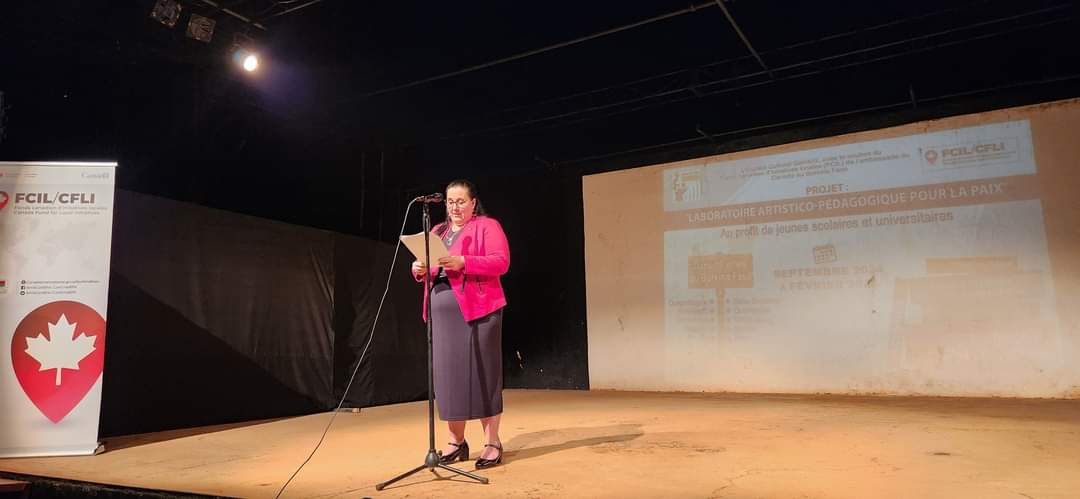 CanEmbBFA's tweet photo. Our Political Counselor @MarieFVary proceeded to the launch of @gambidi's “Artistic and educational laboratory for peace” Project financed by Canada Fund #CFLI 🇨🇦.

With art, strengthening citizenship and commitment of students for #peace and #socialcohesion in #BurkinaFaso 🎭🎨 https://t.co/zBrHkVkEh9
