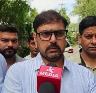 AJKRKTFofficial's tweet photo. Heartfelt congratulations to Shri Satish Sharma Ji on assuming charge as Hon'ble Minister of Youth Services &amp; Sports, J&amp;K. We are optimistic that his leadership will address the long-pending issues of Rehbar e Khel teachers across J&amp;K https://t.co/EZzoSuppyu