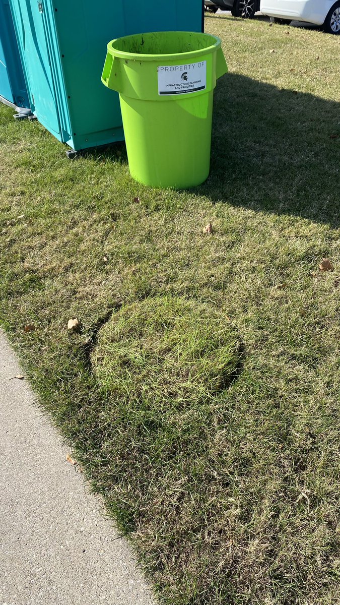 Kennedy Ellis (@kennedyanneturf) on Twitter photo My first disease discovery… “trash patch” <a href="/APS_Turfgrass/">APS Turfgrass Pathology Committee</a> I’ll work on my submission for the next edition of the Compendium of Turfgrass Diseases. 😂😂😂 My first disease discovery… “trash patch” <a href="/APS_Turfgrass/">APS Turfgrass Pathology Committee</a> I’ll work on my submission for the next edition of the Compendium of Turfgrass Diseases. 😂😂😂