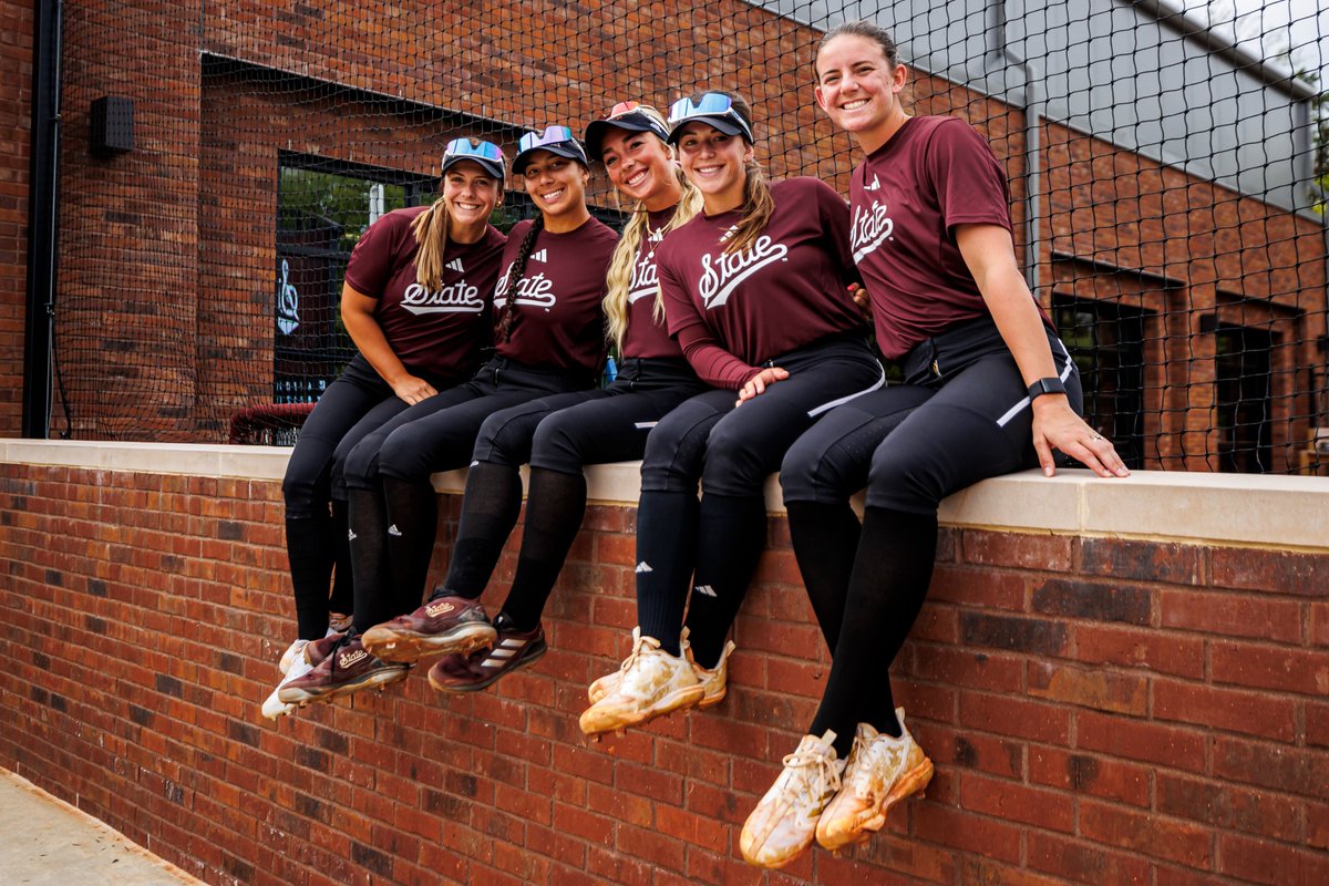This crew will see you at Nusz Park today!

🔟 innings of softball on tap starting at 4 p.m. CT 🤩

#HailState🐶