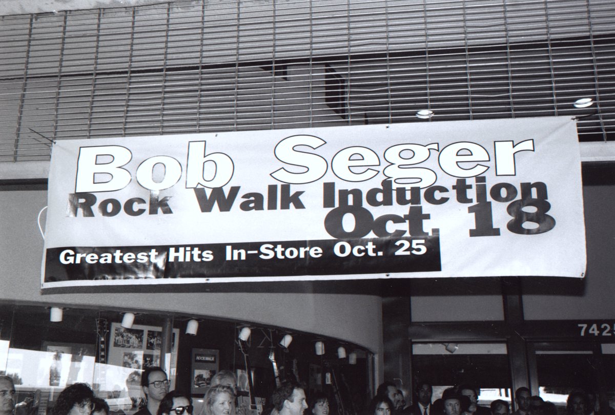 BobSeger's tweet image. 10-18-1994: Bob Seger adds his handprints to the Hollywood Rock Walk, a week before the release of the Greatest Hits album.
bobseger.lnk.to/GreatestHits