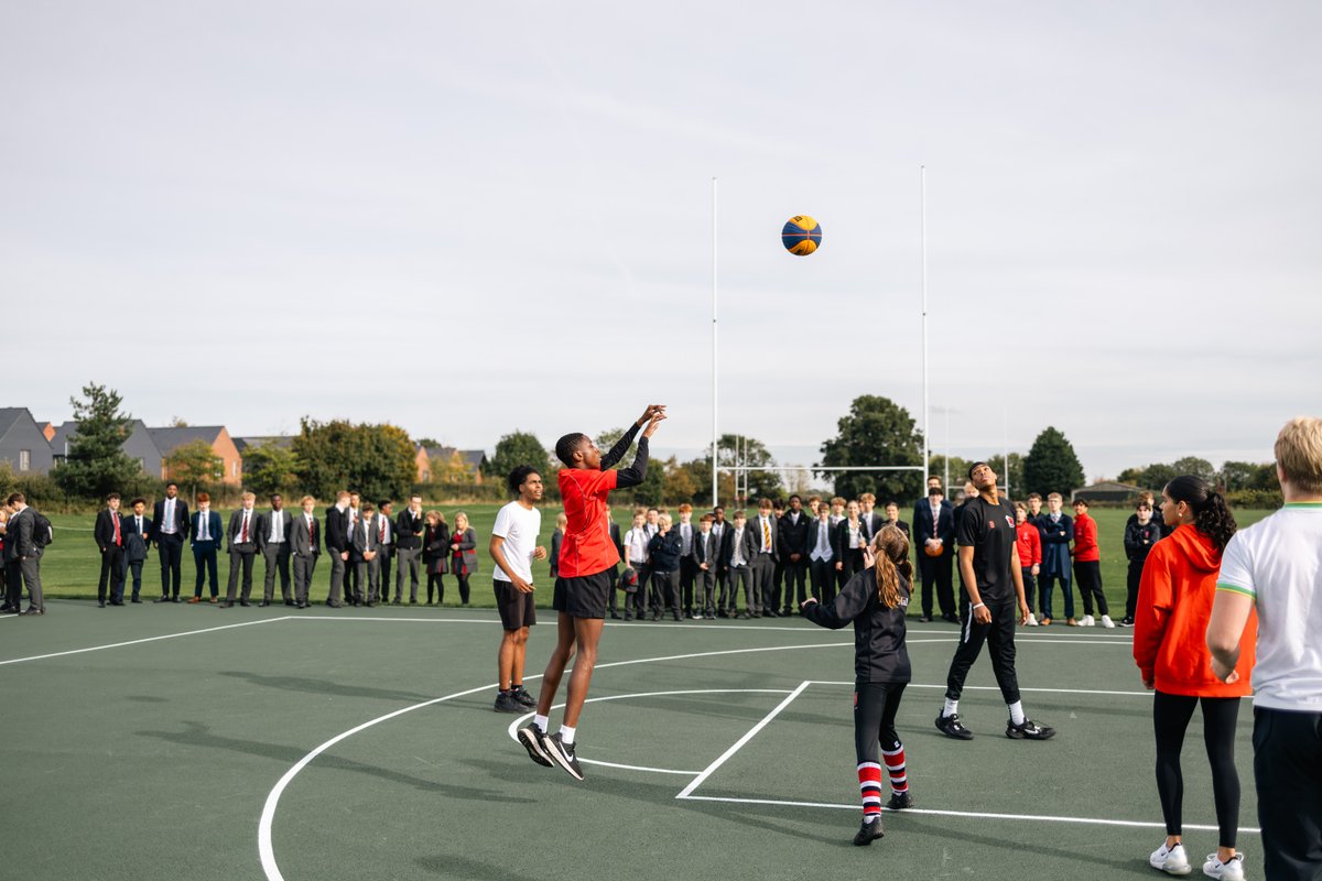 Basketball is now officially the 12th co-curricular sport at New Hall School! 🎉We hosted an exhibition 3x3 game featuring players from the Essex Rebels. It was a fantastic experience for our students to witness professional play and feel the excitement of basketball 🏀🧡
