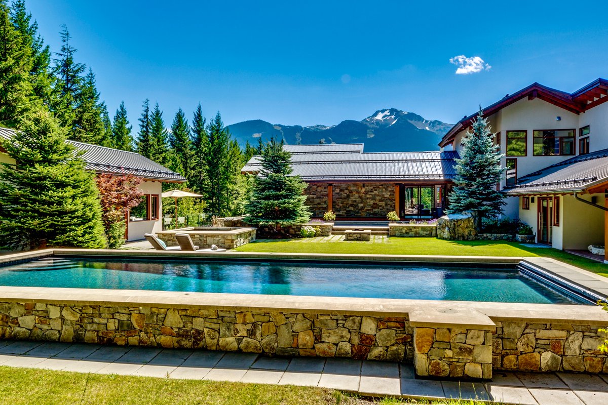RestNest_'s tweet photo. Met the owner of this stunning Whistler home in the most exclusive neighborhood last week—and now it’s up for grabs. Total privacy, luxury, and helicopter access right at the door. 🚁 Perfect for those who love to arrive in style.
https://t.co/Epxnd4rdSy https://t.co/7IMt1a0MqE