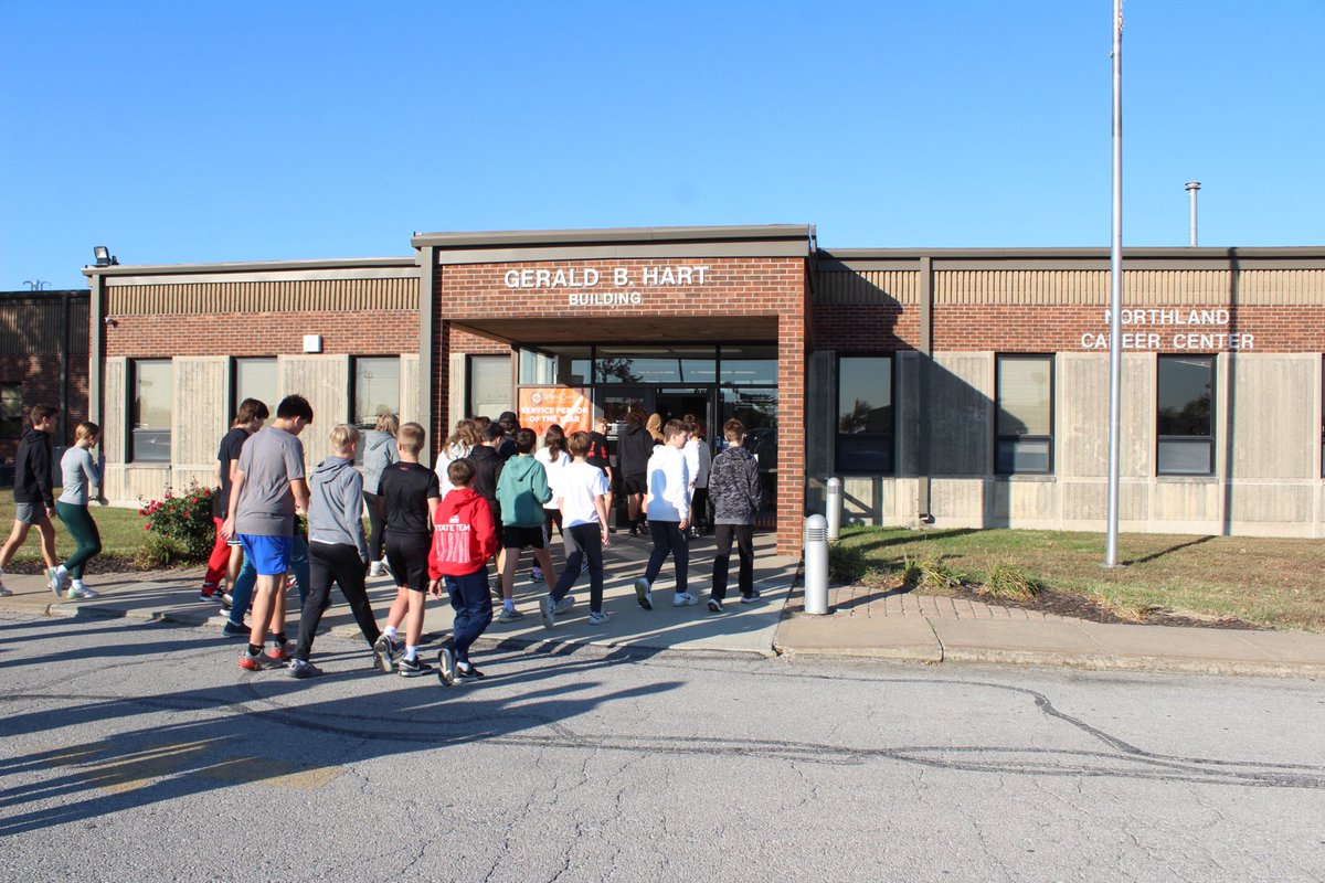 PlatteCountyR3's tweet photo. PCMS 8th graders had an exciting morning exploring future possibilities at Northland Career Center! 🧡🖤🎓✨❤️💙  They got a firsthand look at the amazing programs they can dive into during their junior and senior years. Time to start thinking about high school classes! https://t.co/TNIQ5mhU92