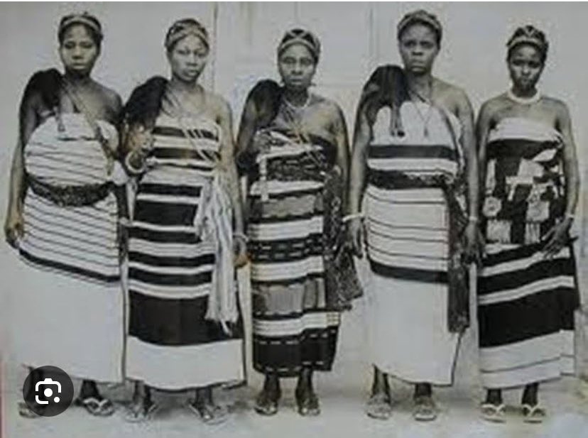 akokoedotv's tweet photo. As Far As I'm EDOID
Royalty Flows Through My Veins As An Edo Man.
QUEEN IDIA Is Still My Mother Today & Forever
No Edo Man Will F|ght Another Edo Man Over What's Ediod.
Read Your History Very Well & Ask The Government Why History Was Removed From School Curriculum. #Edoid https://t.co/uJ2XT3dtY9