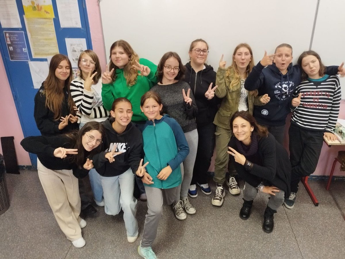 « Amour quand tu nous tiens ! »  c’est le titre de la pièce répétée par les élèves de l’atelier Théâtre dans une ambiance sérieuse et joyeuse à la fois. #premierfilage#culture#travaillerensemble
<a href="/aclimoges/">Académie de Limoges</a> <a href="/Dsden23/">DSDEN de la Creuse</a>