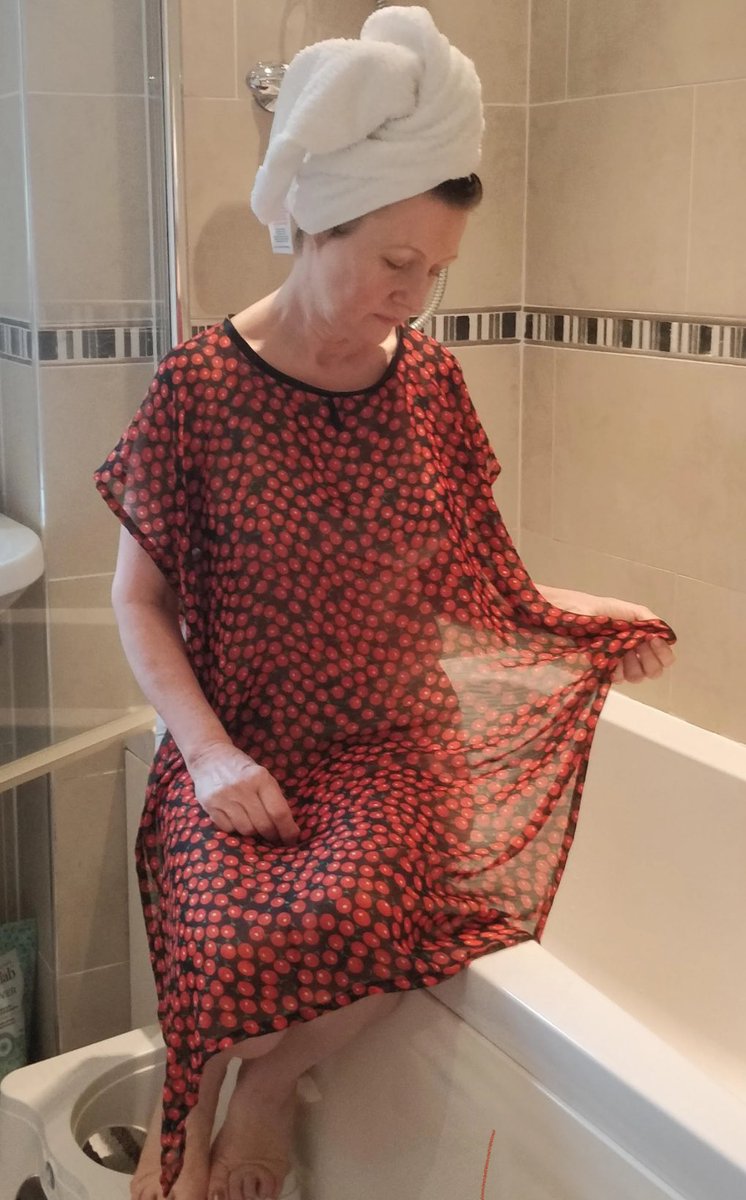 “What a light in the darkness these products have been” feedback from a customer in the USA regarding our NeverNaked Shower Attire 

limonattire.com/nevernakedtm-s…