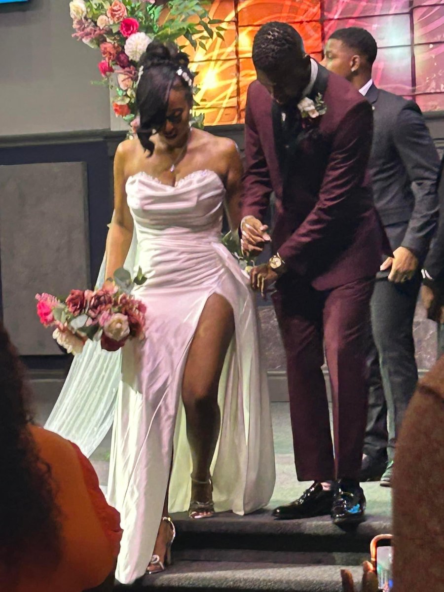 yg_trece99's tweet photo. I married my best friend 21days ago!!💍❤️ https://t.co/ISH8pXYI4i
