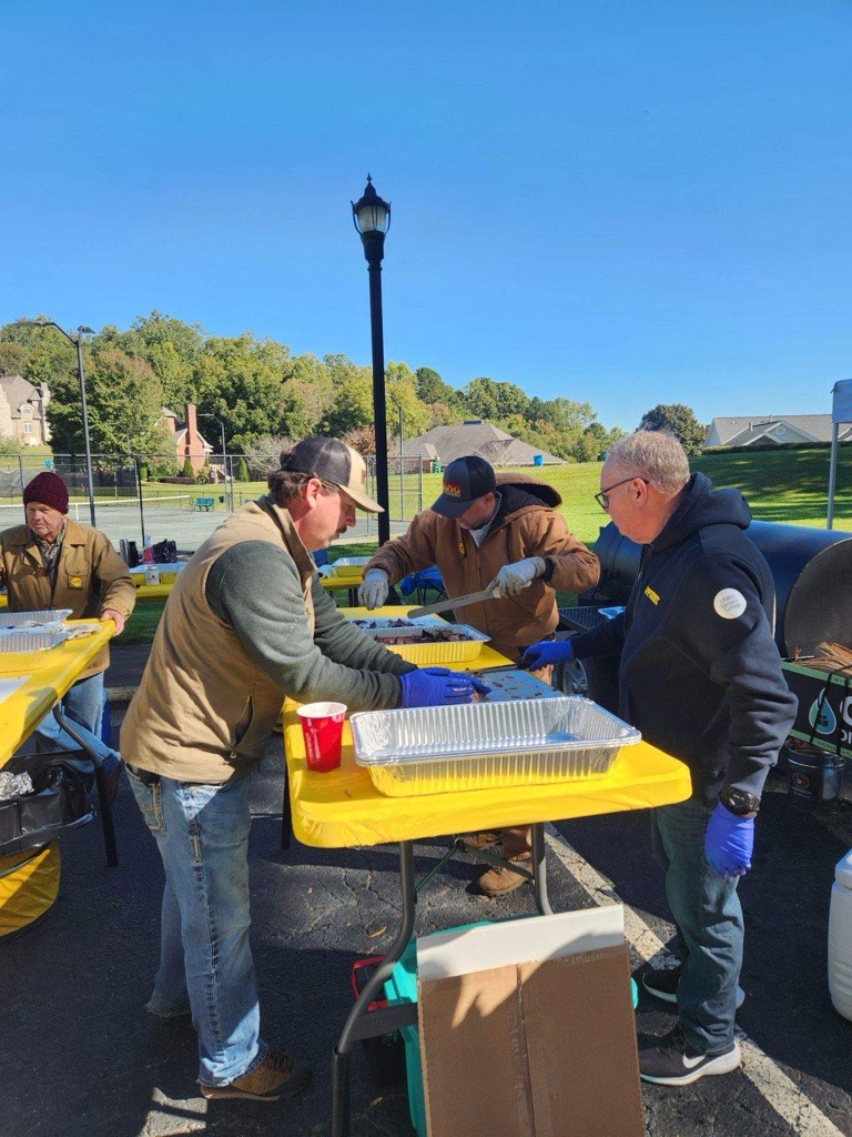 WithersRavenel's tweet image. WithersRavenel's barbecue pitmasters were at it working our CUE Diligence smoker during the Cramerton Legacy of Golf Tournament on Friday in the Town of Cramerton. 😋
#golf #bbq #pitmasters