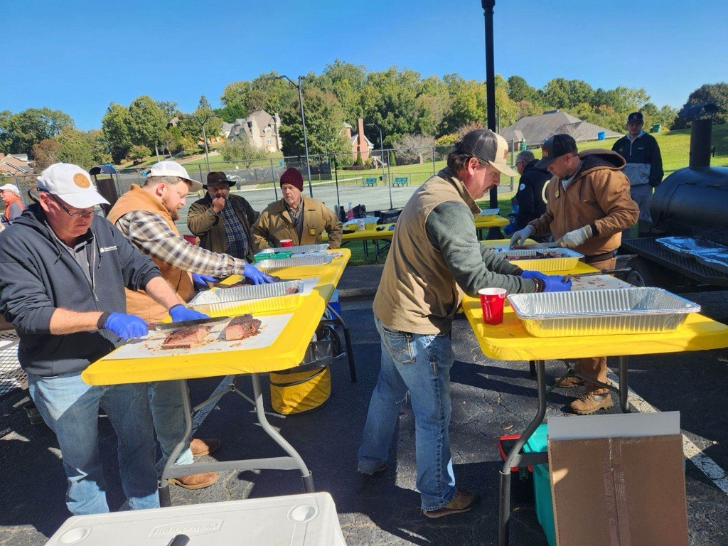 WithersRavenel's tweet image. WithersRavenel's barbecue pitmasters were at it working our CUE Diligence smoker during the Cramerton Legacy of Golf Tournament on Friday in the Town of Cramerton. 😋
#golf #bbq #pitmasters