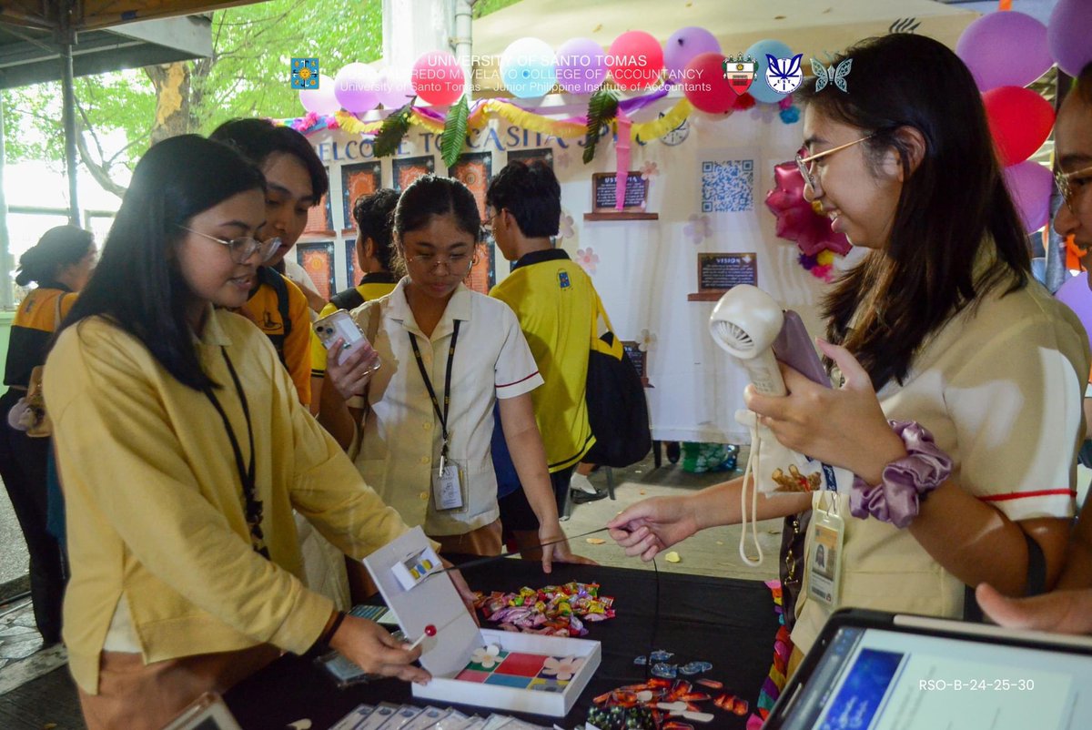 _theledger's tweet photo. Unveil your special gifts and make UST-JPIA your casita today! 

#CasitaFantasia
#TheUSTAMVCOARecFair2024
#JPIAmazing
#TheLimitlessLedger
#HeraldsOfVeracity

Caption By: Jasmine Rose Cerezo
Photos By: Angela Oliva https://t.co/7ueM2UjzPS