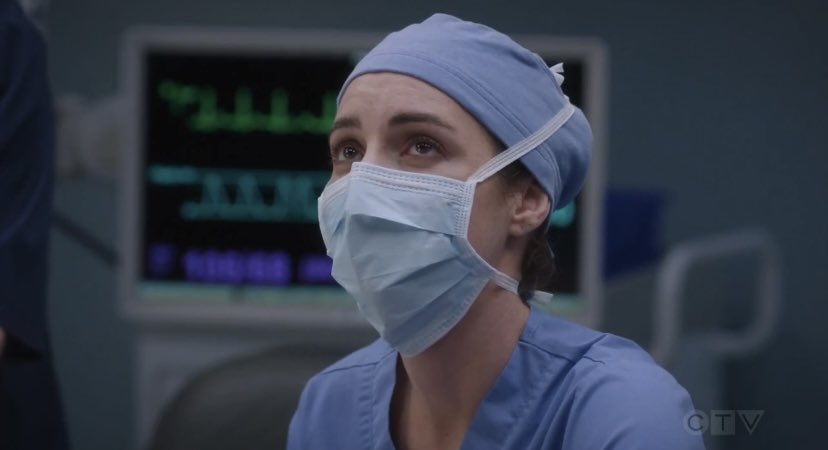 how is jules going to cope when mika actually leaves because this is how she was walking around when mika was literally in the same building #GreysAnatomy