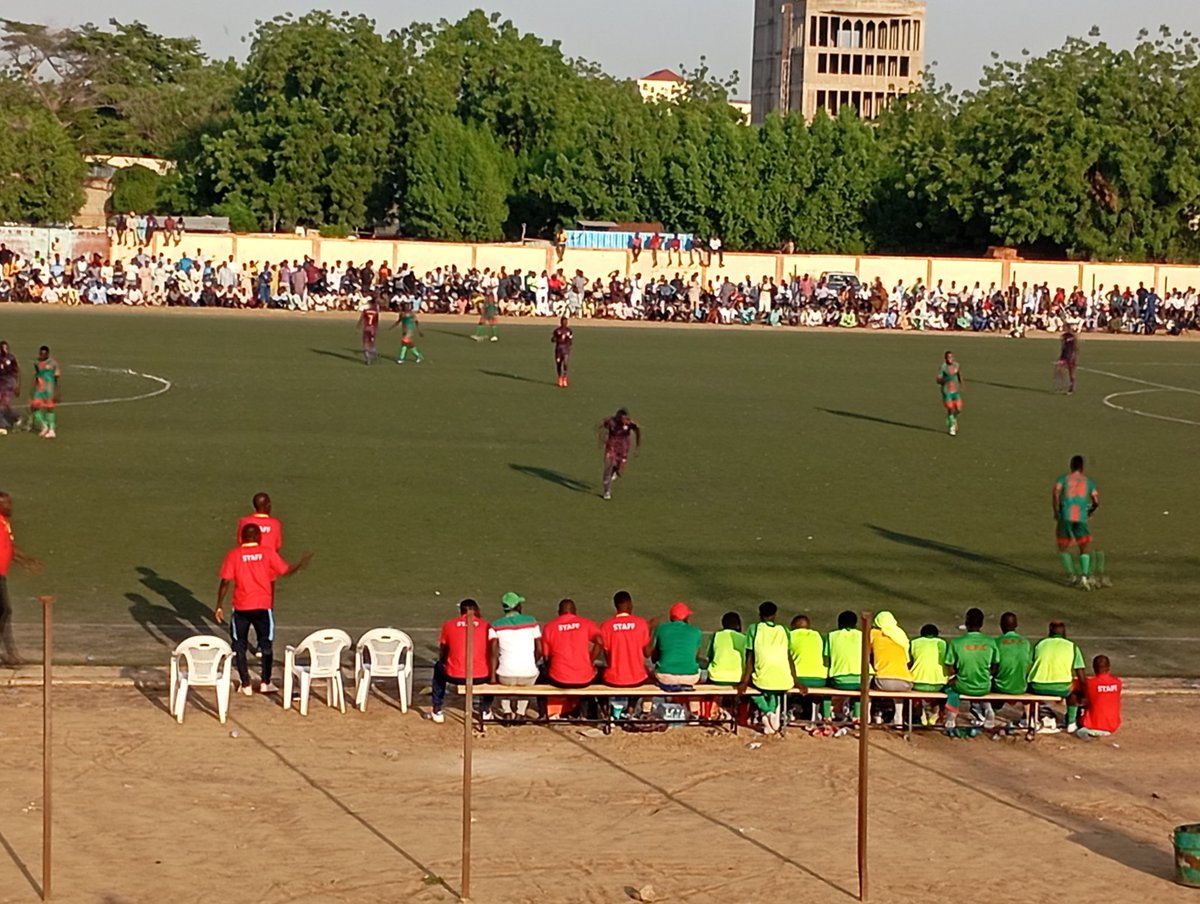 a_abakora's tweet photo. En live de stade de Paris Congo ... Match d'ouverture du championnat de la ligue de Ndjamena.. #RFC / #Galaktic FC ... #LPFN ... #Tchad https://t.co/di8KDUNXqa