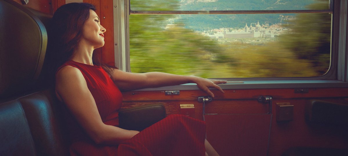 🚂 Viaja por España en tren: cenas gourmet, música en vivo y vistas espectaculares. Con 11 trenes turísticos, cada trayecto es único. 🌅

👉 bit.ly/3NxBRyQ

#TeMerecesEspaña #VisitSpain #TrenesTurísticos #EspañaEnTren