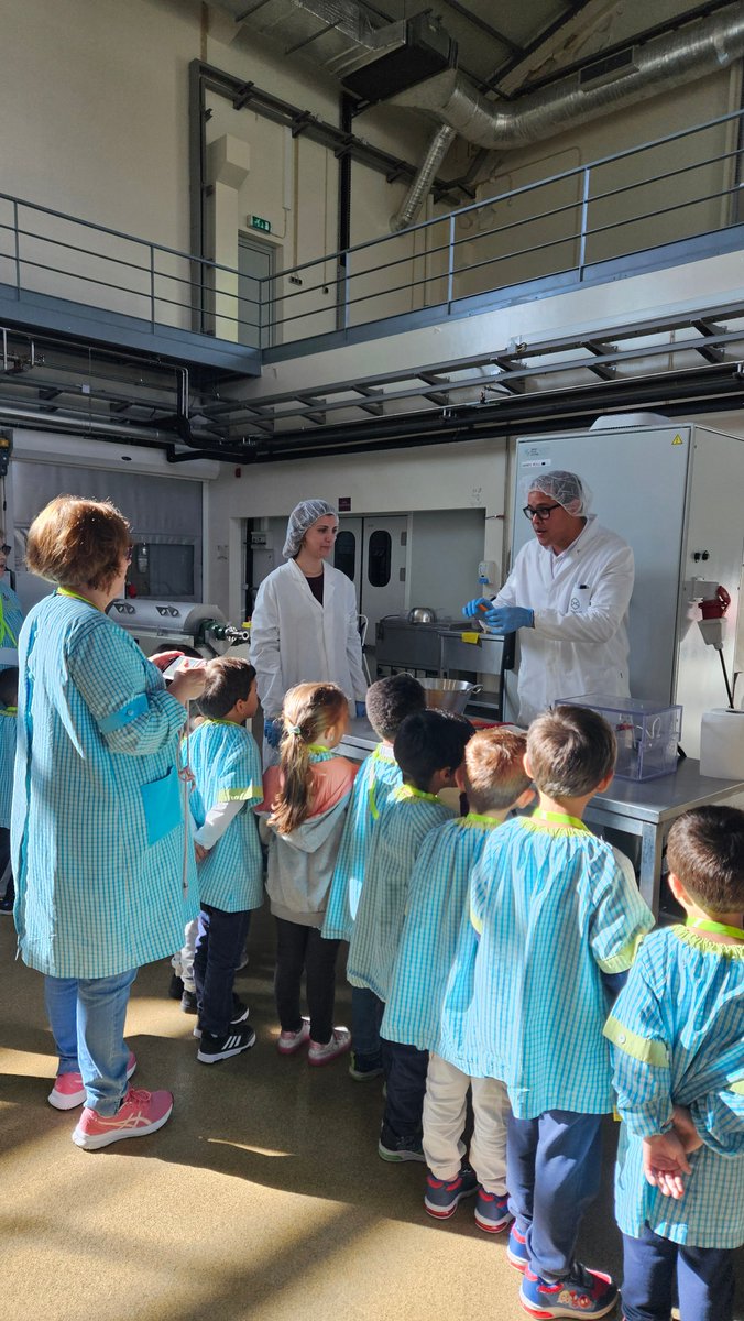 Tagusvalley_PT's tweet image. 📍No passado dia 17 de outubro, celebrámos o Dia Mundial da Alimentação, recebendo a visita de 20 alunos (dos 4 aos 5 anos), do Centro Social Interparoquial de Abrantes às instalações do INOV.LINEA – Tecnologias Alimentares.
.
.
.
.
.
#TAGUSVALLEY #abrantes #mediotejo #inovlinea