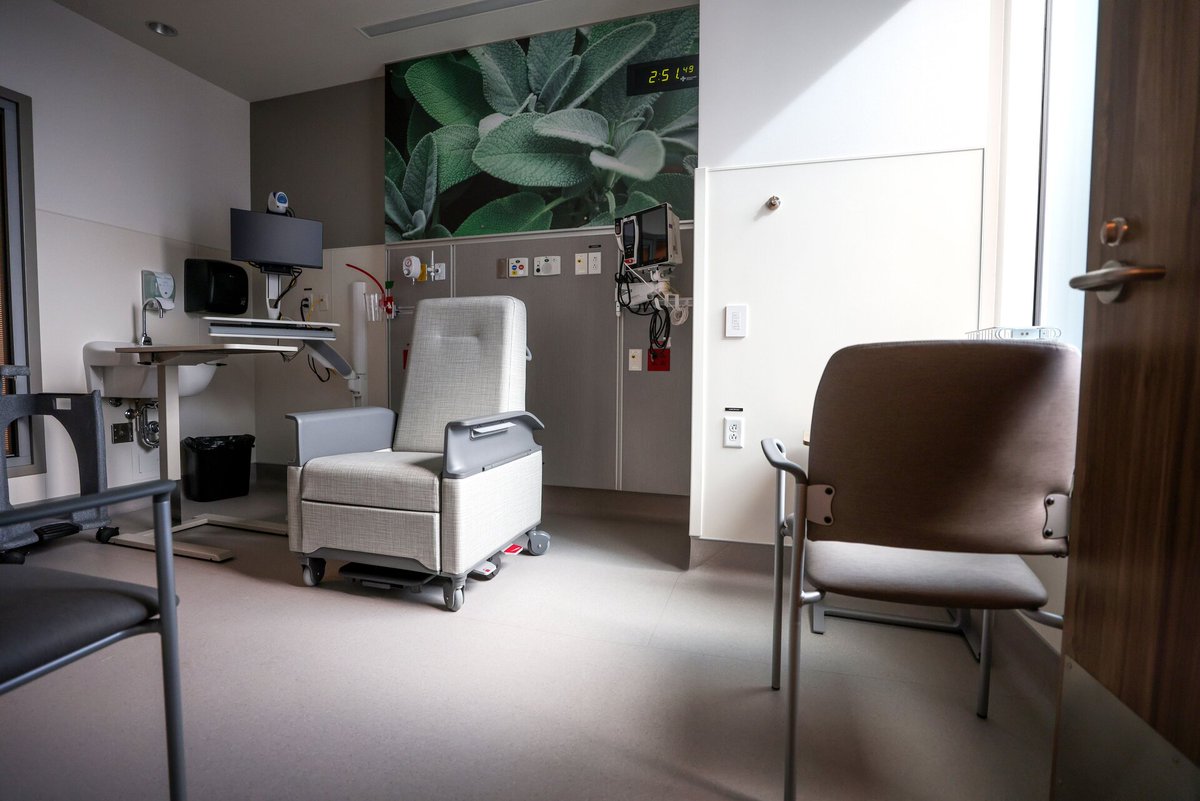 calgaryeconomic's tweet photo. Calgary's Arthur J.E. Child Comprehensive Cancer Centre opens on Oct. 28, solidifying our city’s leadership in the life sciences sector and offering unparalleled patient care and research opportunities. Read more ➤ https://t.co/oy3I3Fi1mZ

#LimitlessTogether #BlueSkyCity https://t.co/wFGx2kxgEv