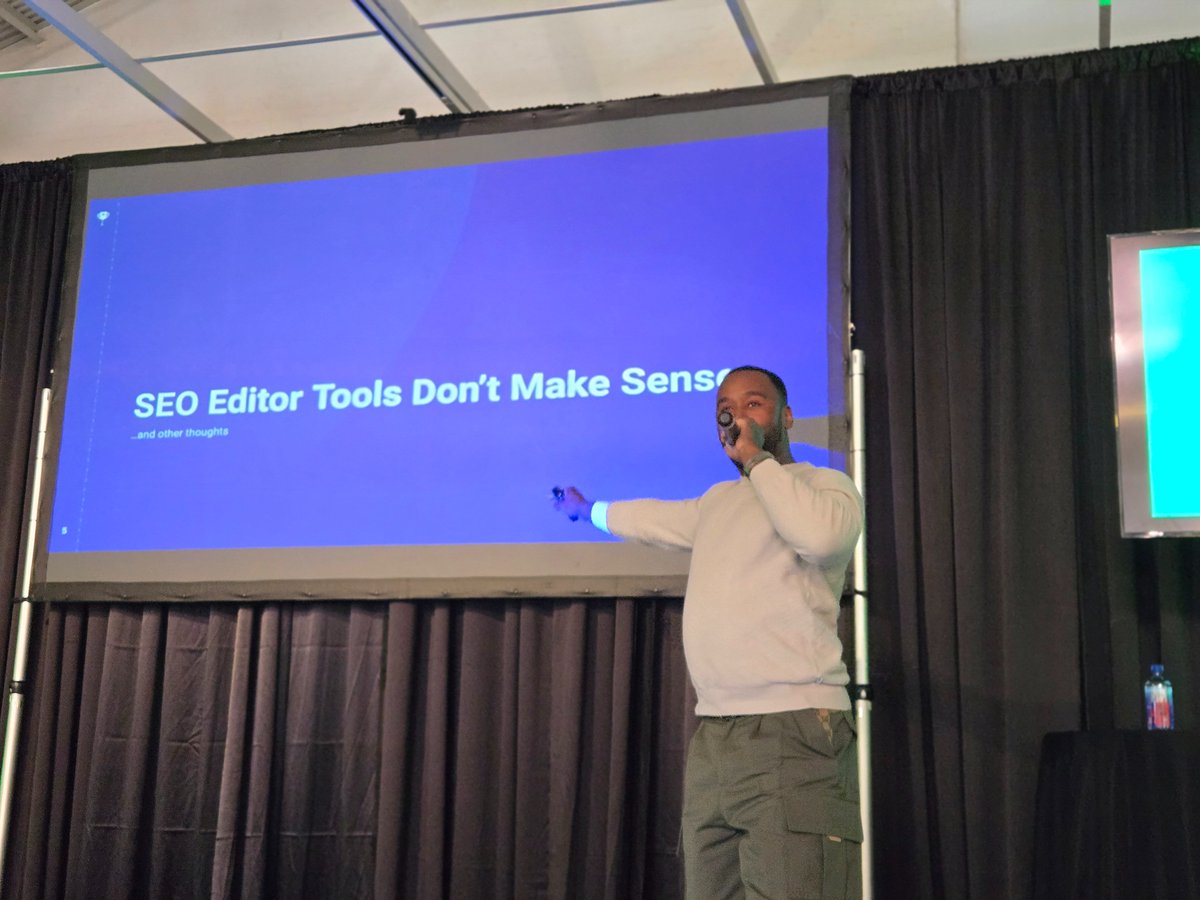 taterdev's tweet image. @iPullRank showing us how to fill the gaps! Fundamemtal to complex getting so much from this talk.

#techseoconnect