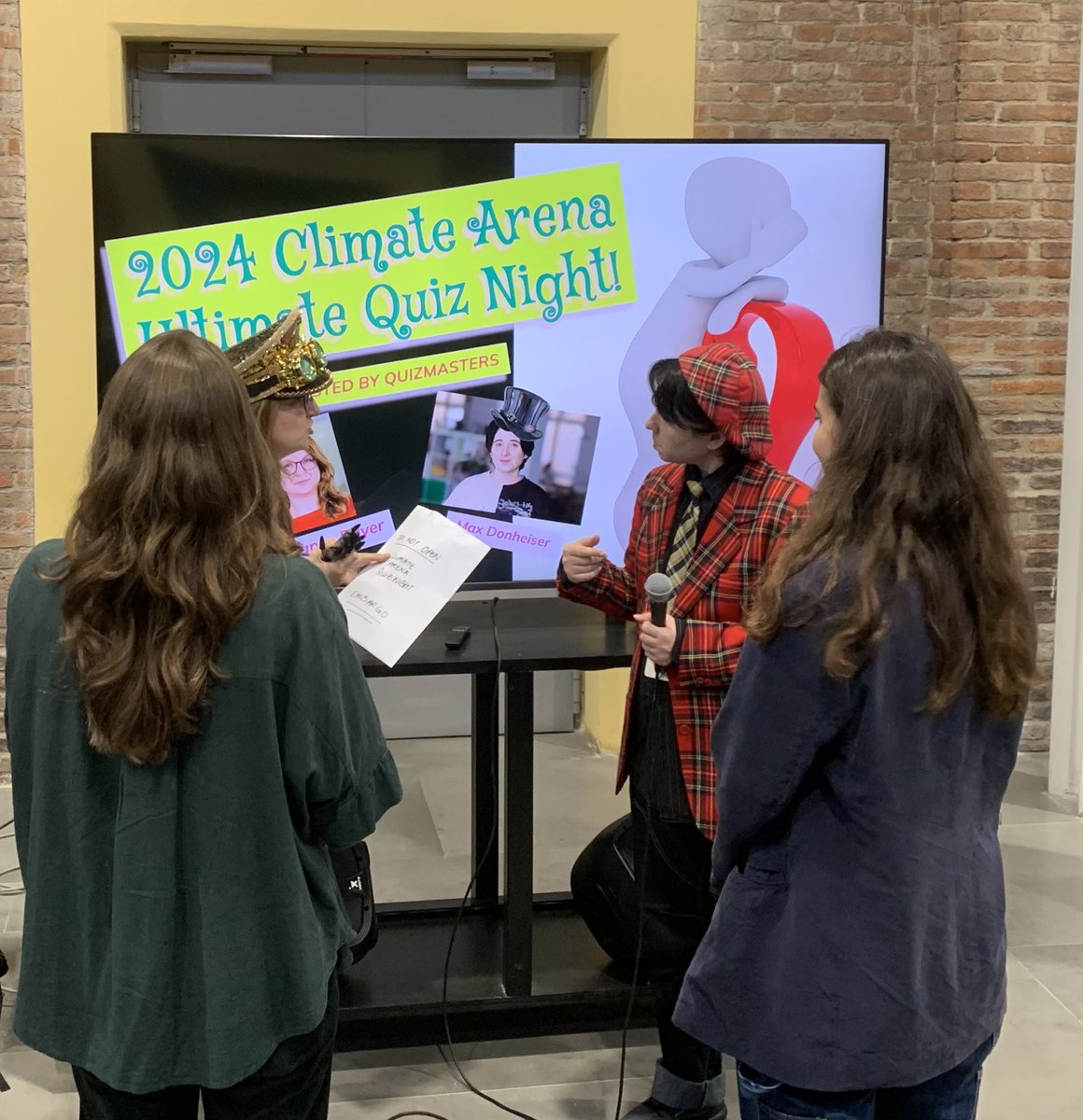 ArenaClimate's tweet image. #ClimateArena isn’t only about workshops and sessions…

The pub quiz with the theme of… climate is in full swing! 🎠

Winners will be awarded with 4 tickets to next year’s Climate Arena Conference! 🎟️

#CAC24