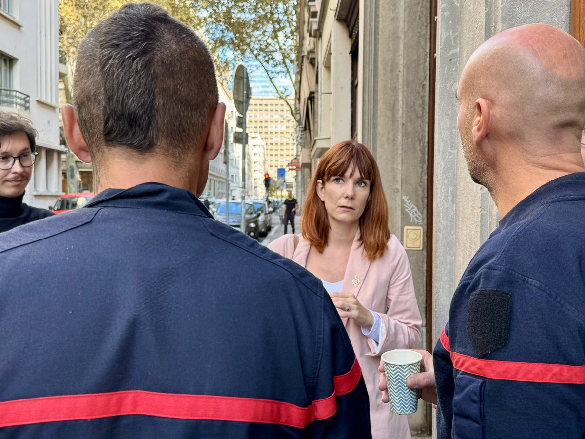 Tiffany_Joncour's tweet image. Grève des #pompiers du #Rhône : les agents du #SDMIS poursuivent leur mobilisation.

Je continuerai de leur apporter mon soutien jusqu’au bout, leur voix doit être entendue. 🧑🏻‍🚒🚒