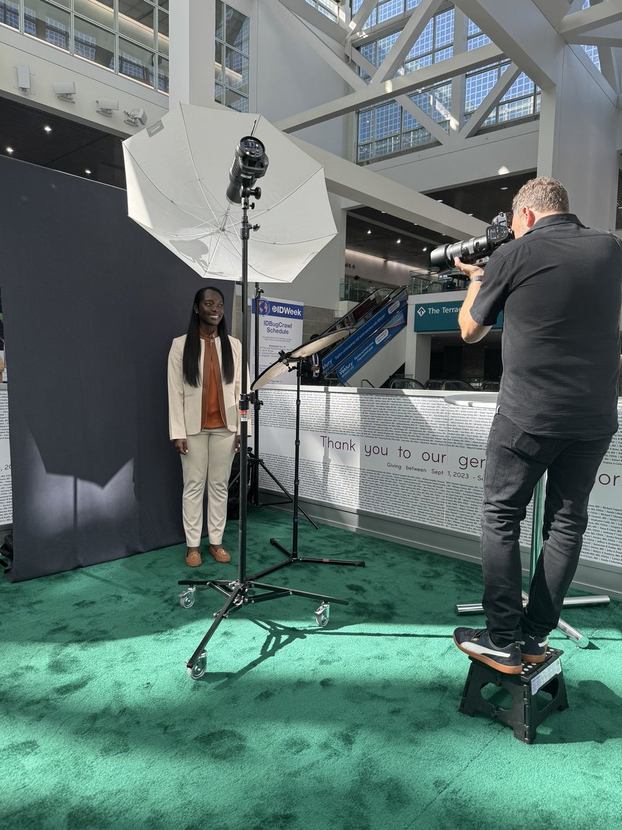 Happening now! Stop by the Foundation Lounge until 4pm PT to get your professional headshot taken. 📸 #IDWeek2024