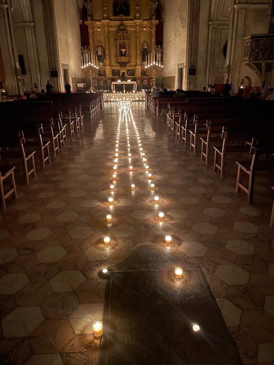 SolerCatalina's tweet image. 1,2,3…fira des pebre bord 🌶️, inauguració de l’exposició de Javier Marisca, nit de les espelmes i per acabar es variat de sempre #felanitxéslasevagent #orgullfelanitxer
