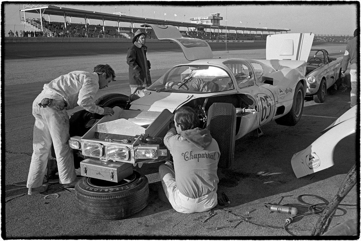 PDNB Gallery tweet media