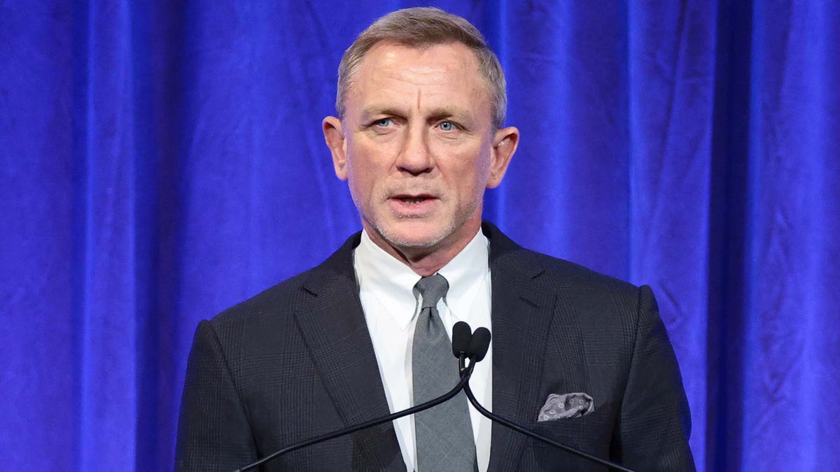 Kotaku's tweet photo. Daniel Craig Reportedly Told Netflix's CEO His Business Model Was 'F***ed' https://t.co/v7Aj1YHLfH https://t.co/PLHnCBbFQW