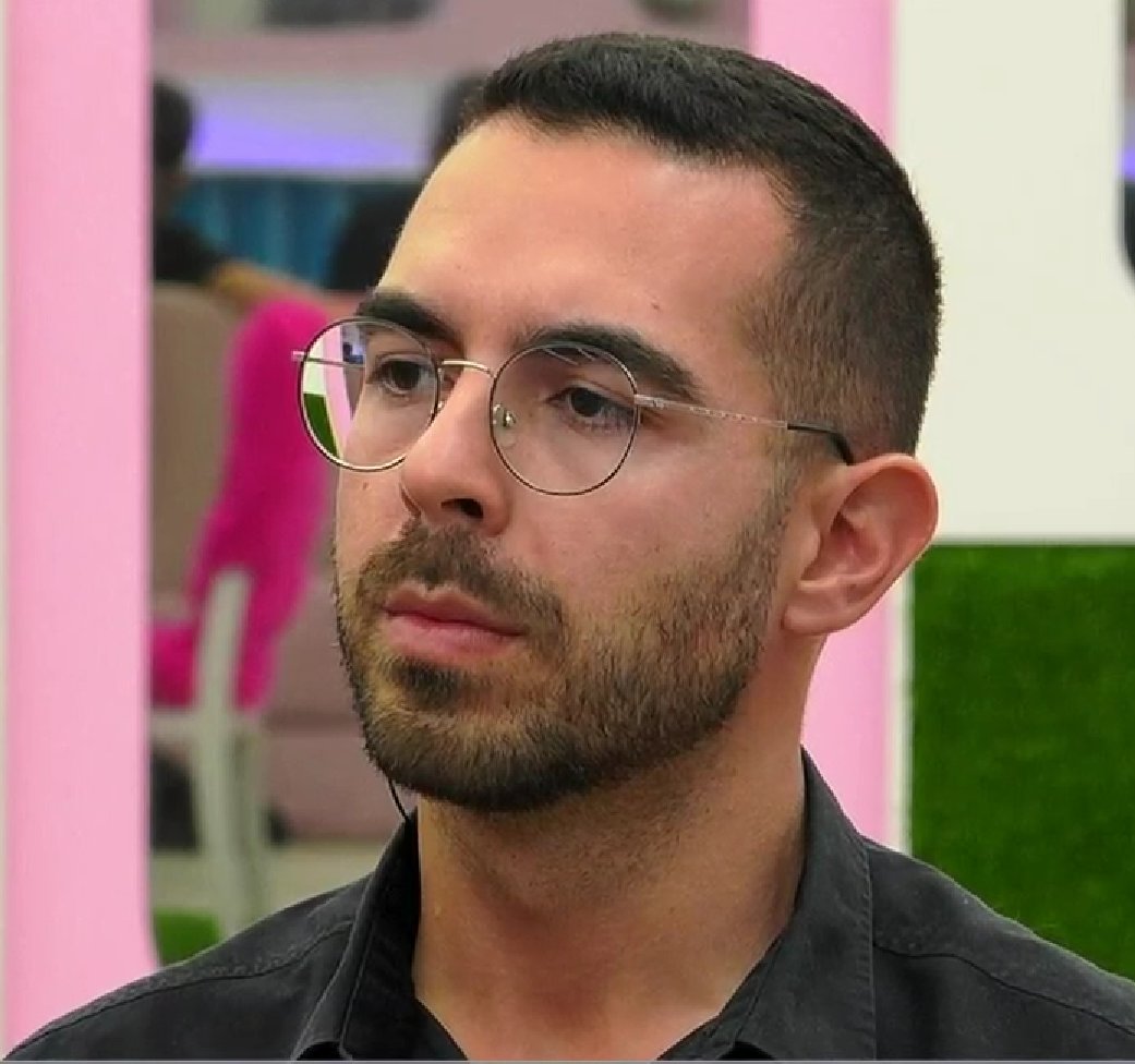 QUE HOMEM! Educação, respeito, postura, empatia. Que lição para todos os que estão naquela casa. #sstvi