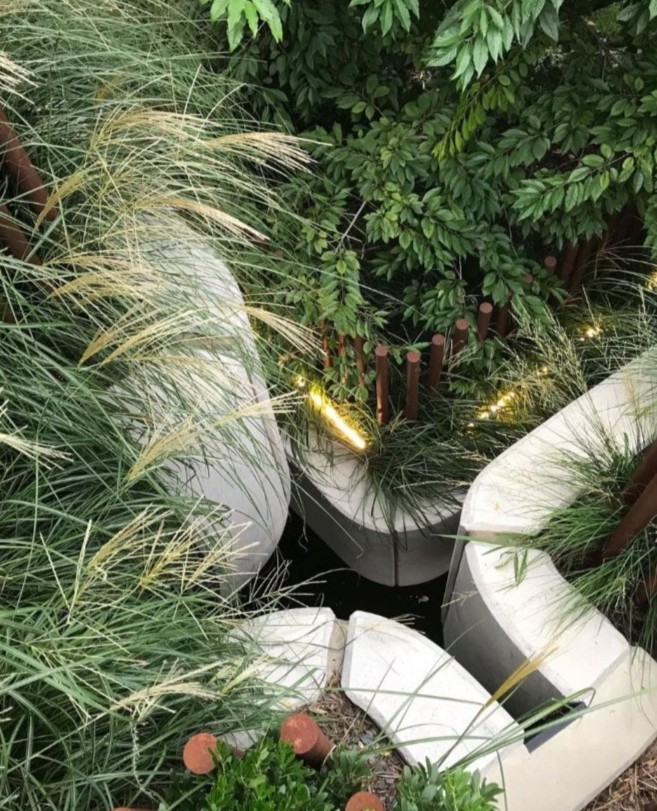 littleislandnyc's tweet photo. Landscape and architecture work hand in hand at Little Island. 🌿 Thoughtfully designed planting blends with hardscaping and lighting to create a seamless connection between nature and structure.
📸: Ricardo Devesa
📸: Michael Grimm https://t.co/fsBFK3Q6Lw