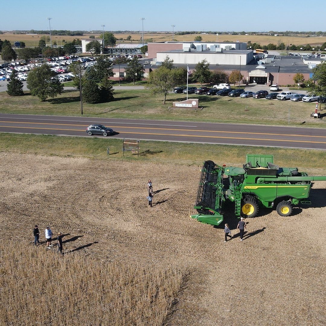 AKRS_Equipment's tweet photo. AKRS teamed up with @NorrisFFA to harvest their test plot a few weeks ago!

We're always proud to support FFA programs and help students gain hands-on experience with the newest technology. https://t.co/UjWfrvtI5c