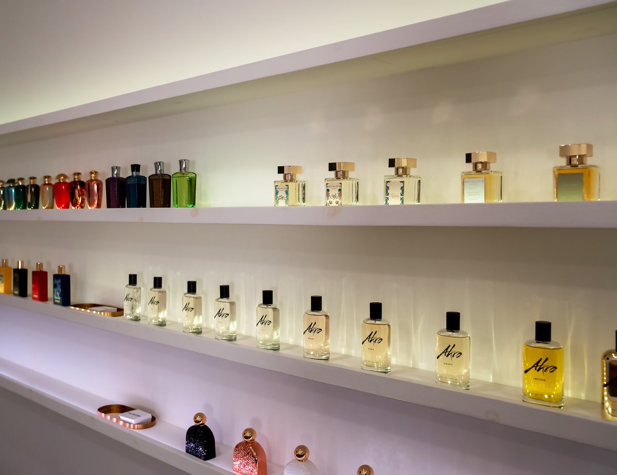 Come and discover your next signature scent by an appointment only.

calendly.com/showroom-maxar…

#fragranceshowroom #bookyourvisit #maxaroma