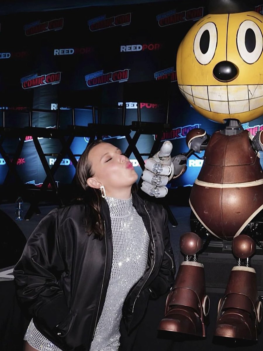 DennisHongRobot's tweet photo. Millie Bobby Brown also loves our 🤖 ”Kid COSMO“ 🤗😙

The new Russo Brothers movie “The Electric State” with Chris Pratt and Millie Bobby Brown premiering March 14 on Netflix.

#TheElectricState #Netflix #RoMeLa #robot #KidCOSMO https://t.co/bIH3z1rjfC