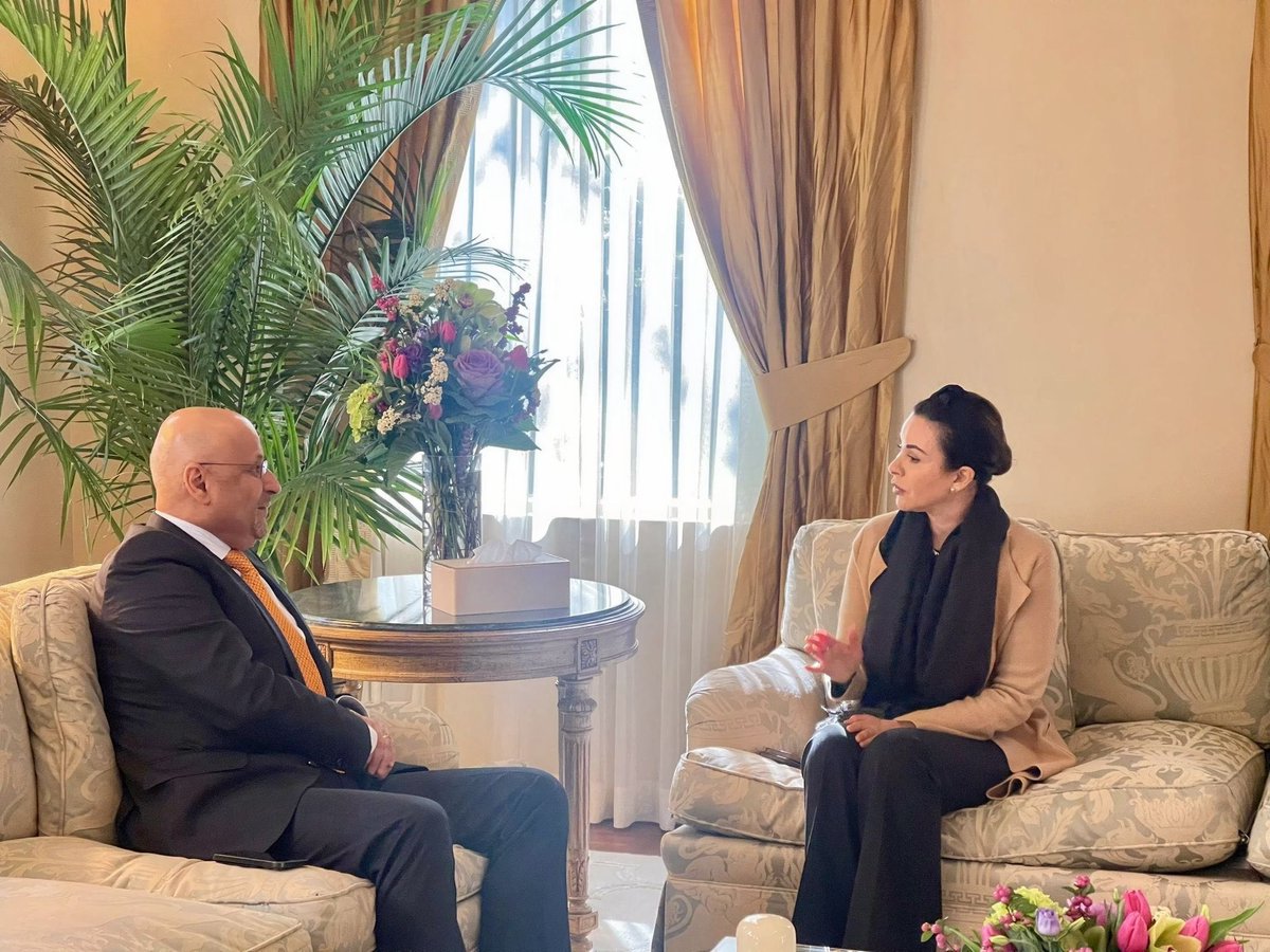 استضافت سعادة السفيرة الشيخة/ الزين الصباح، سفيرة دولة الكويت في واشنطن، معالي السيد/ عمر سعود العمر، وزير الدولة لشؤون الاتصالات، والوفد الرفيع المرافق لمعاليه، وذلك في إطار زيارة الوفد للعاصمة واشنطن للمشاركة في أعمال قمة 
Google EMEA.