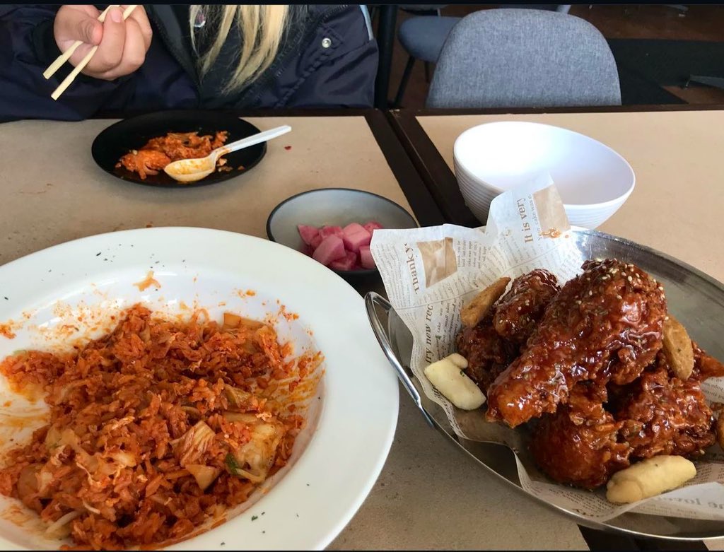 letsgokwcregion's tweet image. 🍽️ Kims Kitchen, Waterloo, ON

Good yet affordable Korean food! 😍
I always keep coming back to this place! 🥢
.
.
.
.
#KoreanChicken #KoreanFood #Waterloo #KWCregion