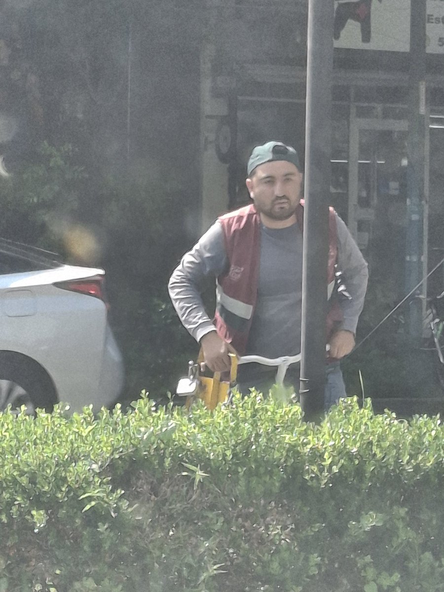 fugol03's tweet photo. @ecoParq Y cuándo haces tu pago se tardan más de una hora, llegan amedrentando a un adulto mayor y textualmente diciendo que él es la verga y que me queje con asuntos internos por que a él se la pelan! Un aplauso 👏 a tus trabajadores https://t.co/11PFqiM67N
