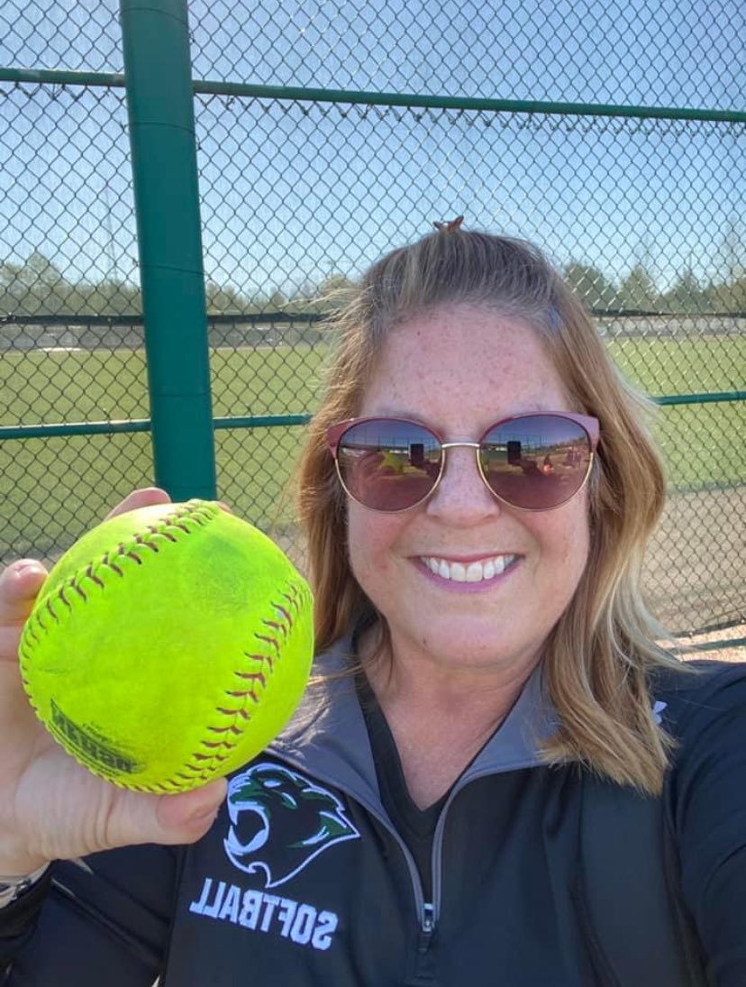 FZNactivities's tweet photo. After 24 years, Coach Q is calling it a career! Thanks for all your dedication to the North High Softball program! Wishing you nothing but the very best! @FZNSoftball https://t.co/OP80TvFqpL